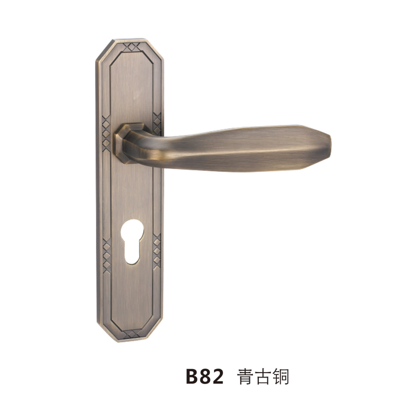 B82 青古銅